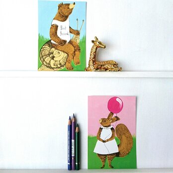 クマとリスの２枚組ポストカードの画像