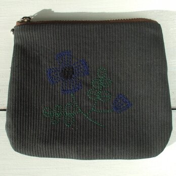 花刺繍のミニポーチ　墨黒の画像