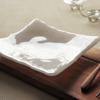 白色ガラスの器 -「 KAZEの肌 」● 光沢 ・19cmの画像