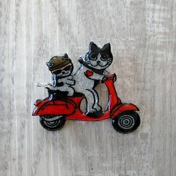 【SALE】猫のピカピカブローチ【バイク】の画像