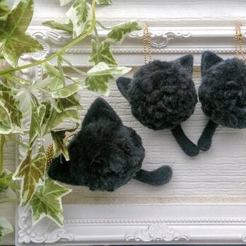 ファーポンポン（ネコ：黒） ねこ　猫　にゃんこ 　ファーチャームの画像