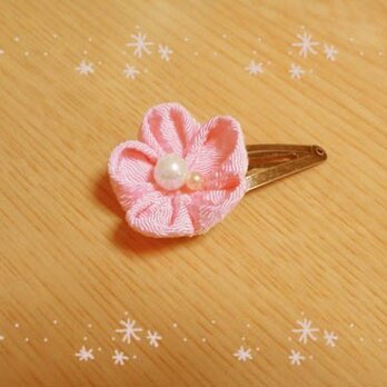 ☆送料込み☆着物・浴衣に。桜色のちりめん細工髪留め　パッチンヘアクリップの画像