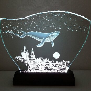 星降る夜・クジラ・プラハ　ガラスエッチングパネル Lサイズ・LEDスタンドセット（ランプ・ライト・照明）の画像