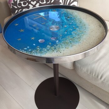 ブルームーンビーチ シェルや珊瑚の海  ガラス丸テーブルの画像