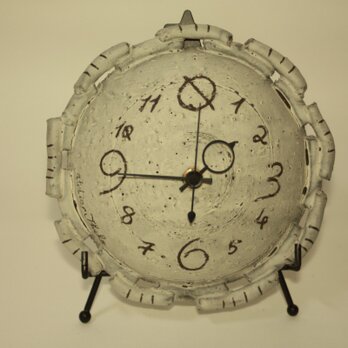 時計（置時計／掛時計）　陶器製 [CGC16]の画像