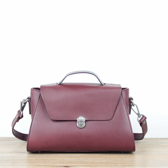 本革 クラシックレザーショルダーバッグ＆ハンドバッグ 永遠のお洒落 ☆Dark Red☆