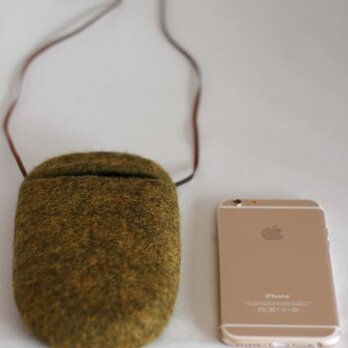 iPhoneポシェット cocoon（限定色・苔色）Lサイズの画像