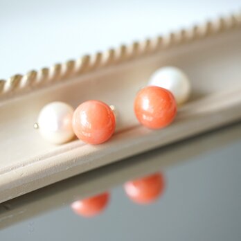 染め桃色珊瑚と真珠キャッチのスタッドピアス ～Tereの画像