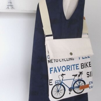 フレンチブルドッグ＆自転車フラットショルダーバッグ（11号帆布プリント×８号帆布）の画像