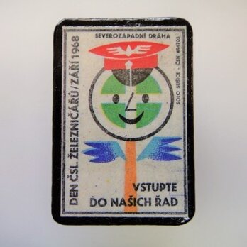 チェコ　マッチラベルブローチ2330の画像