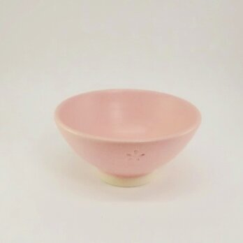 小花の小さめご飯茶碗（桜色）の画像