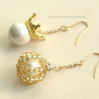 crown pearl asymmetry pierced earringの画像