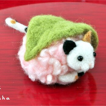 羊毛フェルトの桜餅にゃんこ 三毛猫の画像