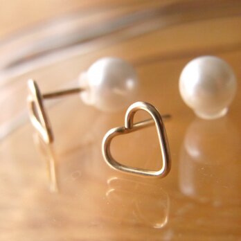 PBP-123　14kgf wire pierced earrings (heart + pearl)の画像