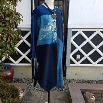着物リメイク　古布手作り　藍濃淡と筒描き　チュニックの画像