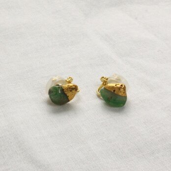 Green Garnet Clip on Earrings w/ JapaneseLacquer, GoldLeafの画像
