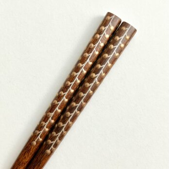 《再販/リニューアル》摺り漆の箸 (銀の枝に金色の実)の画像