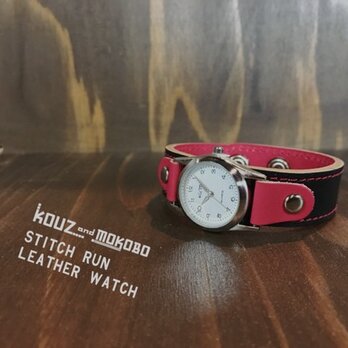 ▲STITCH クールな赤×黒のバイカラー「ステッチラン 腕時計」見やすい文字盤（SRW-KRR-RS）の画像