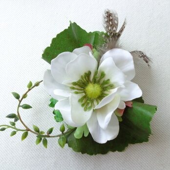 white anemone コサージュ　の画像