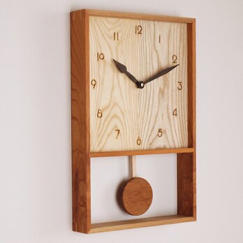 木製 箱型 振り子時計　ケヤキ材1の画像