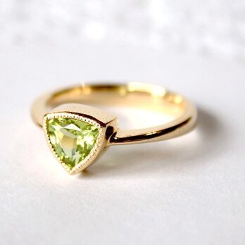 Peridot ring〈trilliant cut〉 / gold plating