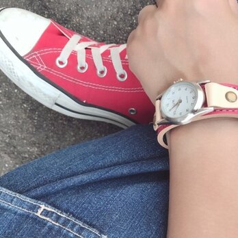 ▲STITCH デニムと合わせたいカジュアルな赤×紺「ステッチラン 腕時計」ワンタッチ着脱OK（SRW-RNW-HA）Ⅱの画像