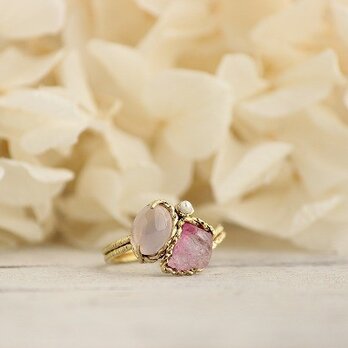 送料無料　桜ピンク　真鍮　ローズクォーツとスピネル原石のリングの画像