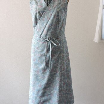 着物リメイク：紬のカシュクールワンピース（水色）の画像