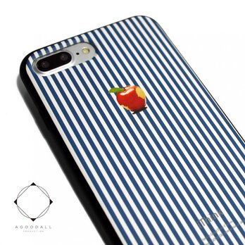 iphone7plusケース（5.5インチ用）iphone8plusカバー（ブルー×ブラック）ロンドンストライプ 赤リンゴの画像
