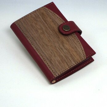 木と革のカードケース（16p） --- クリアポケットでカードを整理　[レッド]の画像