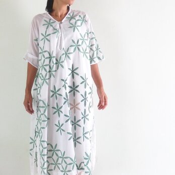 【再販】柄から作ったコットンのロングシャツワンピース《グリーン》の画像