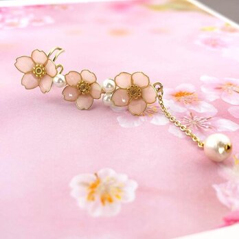 桜のイヤーカフの画像
