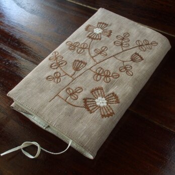 花刺繍の新書本ブックカバー　薄ブラウン綿麻の画像