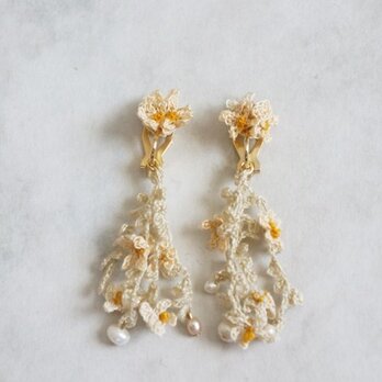 margaret plant earring , White