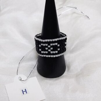 ビーズ織の指輪H(ブラック×チェーン・ホワイト）の画像