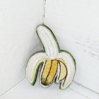 バナナちゃん*刺繍ブローチの画像