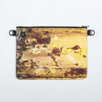 【軽量！140g】黄色く錆びた鉄板　ボディーバッグの画像