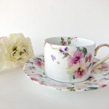 水彩画風　お花柄のカップ&ソーサー（ピンク）の画像