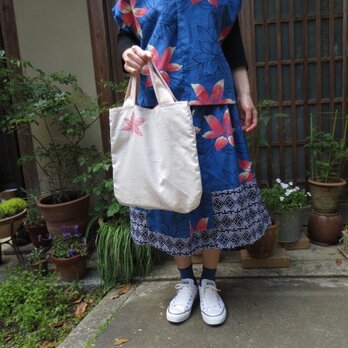夏に爽やかリメイク☆紅葉織りの白紬でミニバッグ☆内布菊模様の銘仙の画像