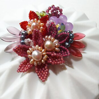 flower brooch (berry)の画像