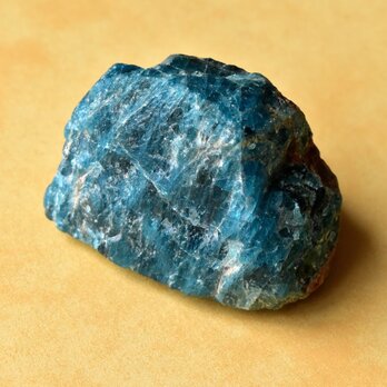 アパタイト　ブラジル産　79g/結晶原石・鉱物の画像