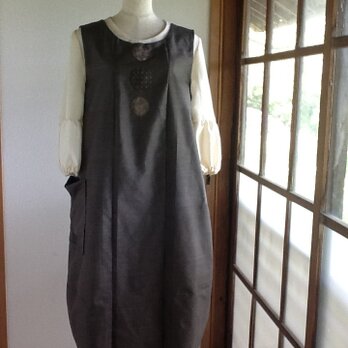 大島紬のバルーンジャンパースカートの画像