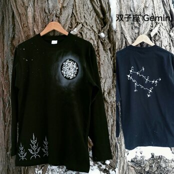【受注製作】光る満月の森と12星座 アイヌデザイン コットンTシャツ 長袖 ブラックorネイビー ユニセックスの画像