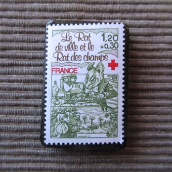 フランス　赤十字切手ブローチ2591の画像