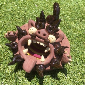 【受注制作】笑顔がかわいいシーサーの蚊取線香入れ(蚊遣り）　の画像