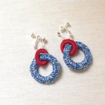 Boucles d'oreilles deux ronds　レッド×ブルーツイードの画像