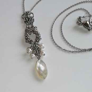 銀の粒*白蝶貝×淡水真珠のネックレス　の画像