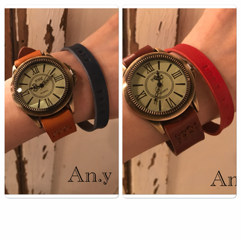 栃木レザーアンティーク腕時計&栃木レザーブレスレットの画像