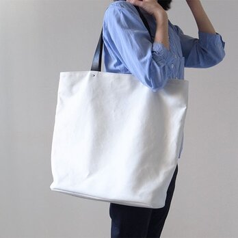 シンプルな装いに - トートバッグWhite（L） - ：カレン クオイル