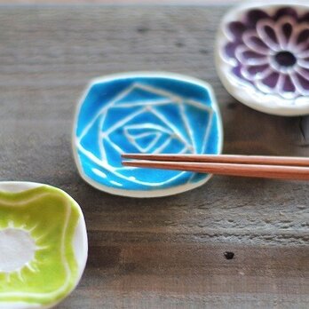 みずいろの小花の箸置き p